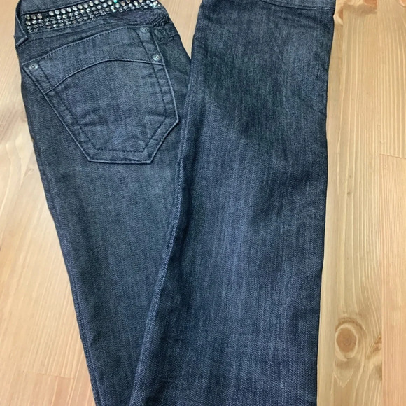 Robin’s Jeans - Picture 6 of 6